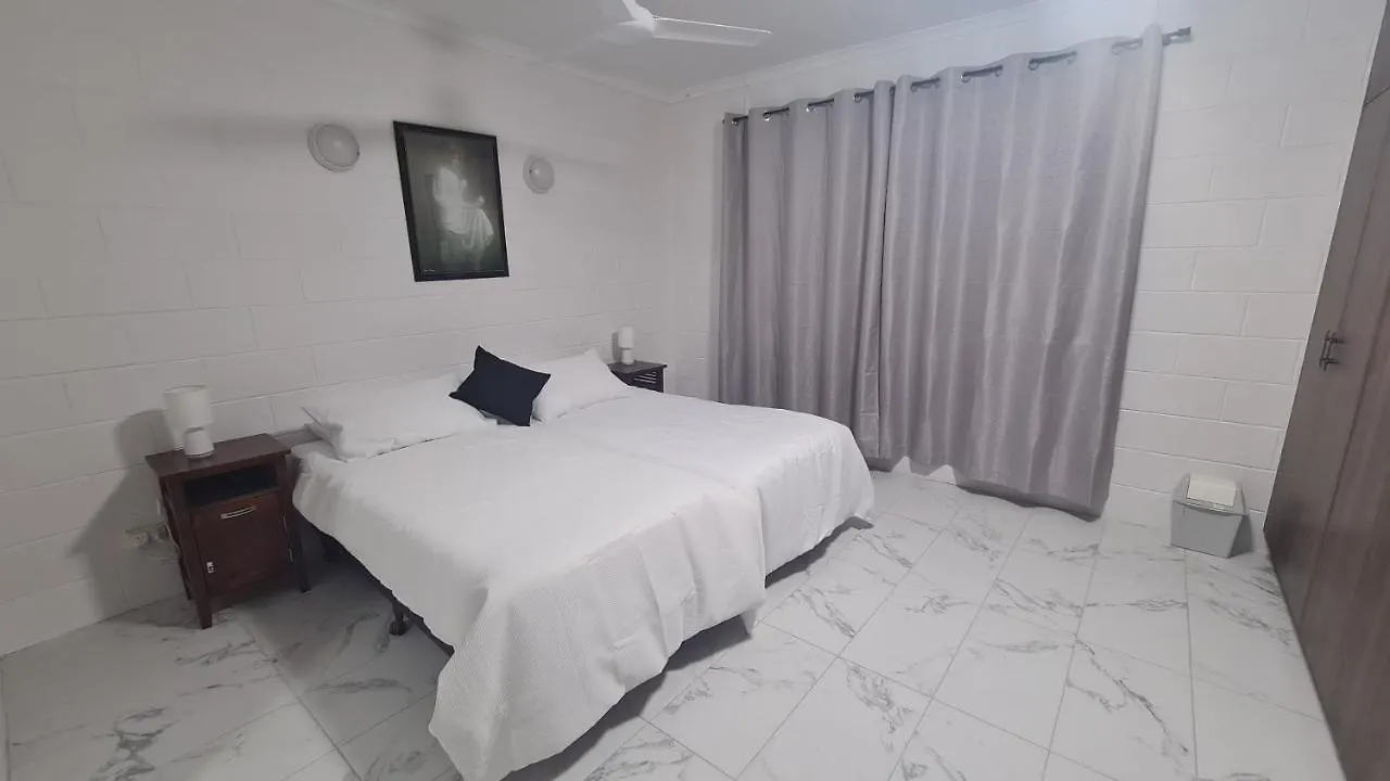 Emthree Seaside Apartments Townsville