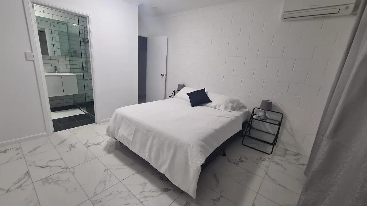 Emthree Seaside Apartments Townsville Australia