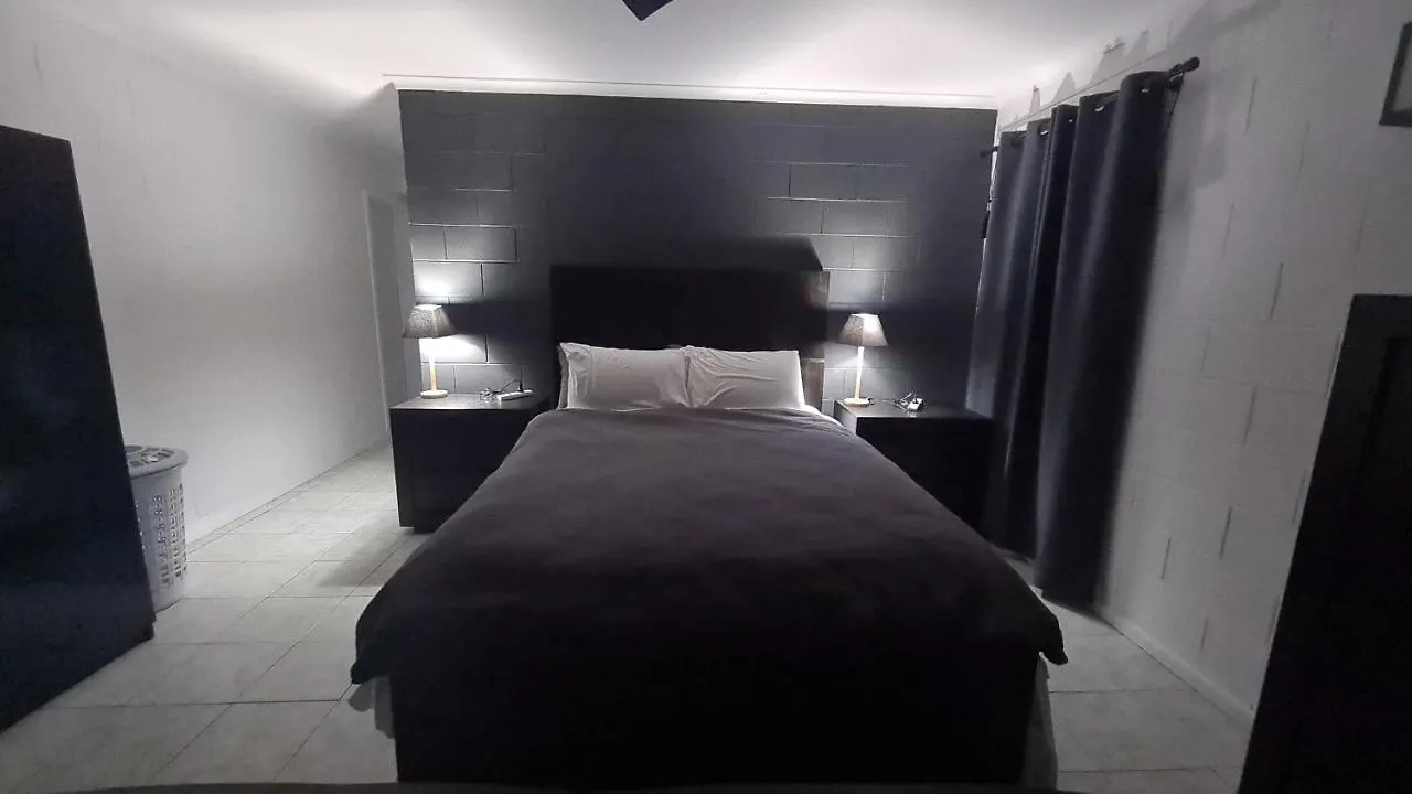 Emthree Seaside Apartments Townsville