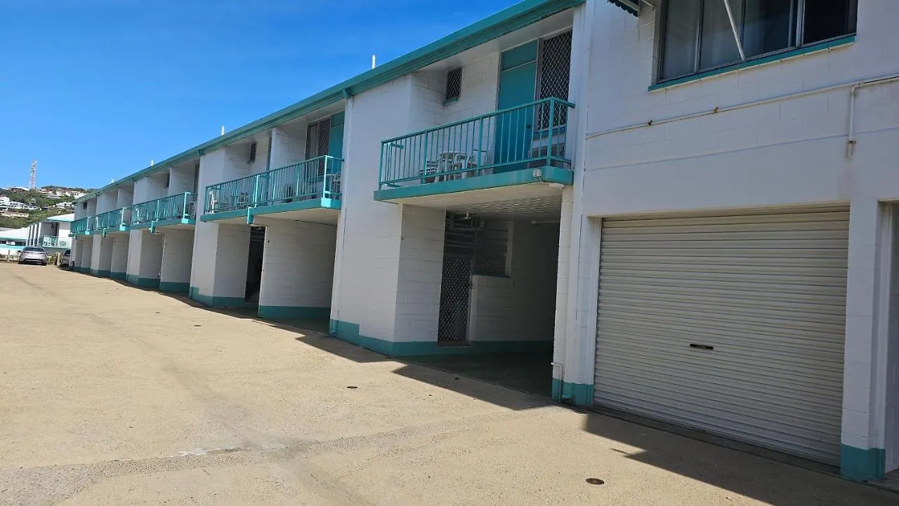 Emthree Seaside Apartments Townsville 0*,  Australia